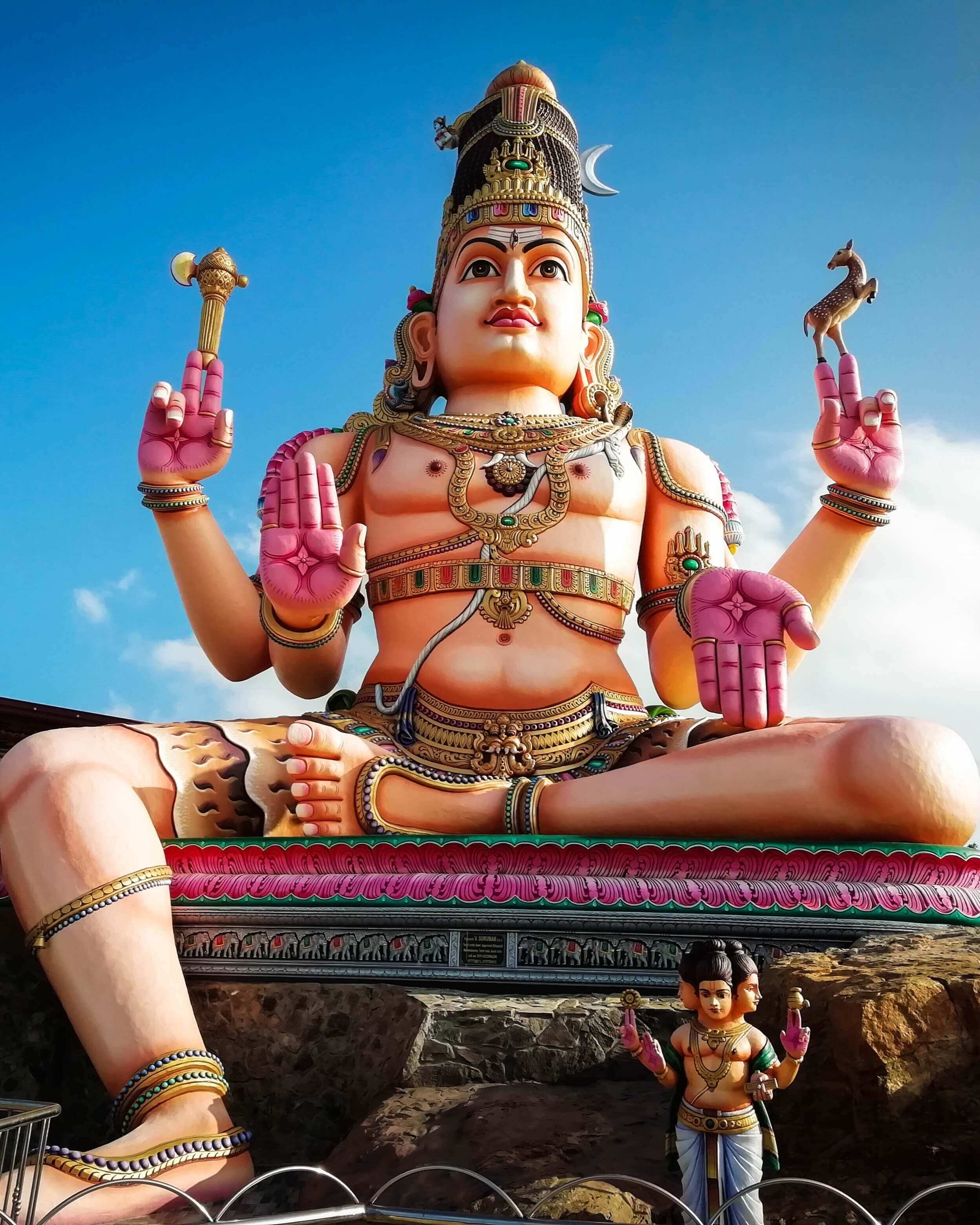 Trinco Koneswaram temple with ocean cliff views